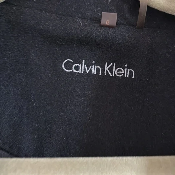 Gently used Calvin Klein Coat. Size 6. Great buy. - Picture 4 of 5